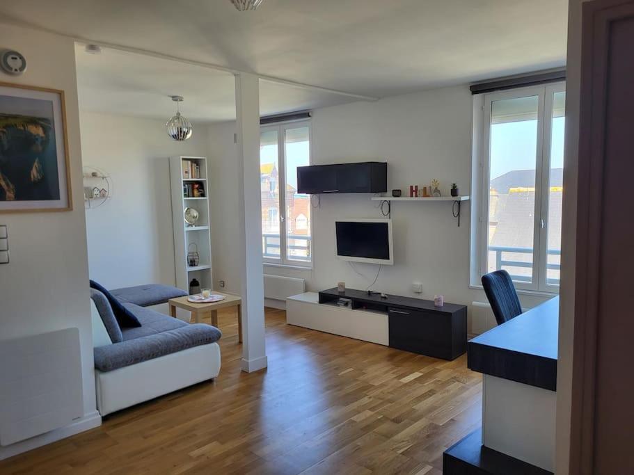 Appartement Vue Mer A 100 M De La Plage Ault Exterior foto